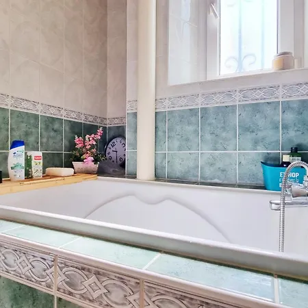Le Doux Sejour 3 Bedroom 5 People Bathtub Lägenhet *
